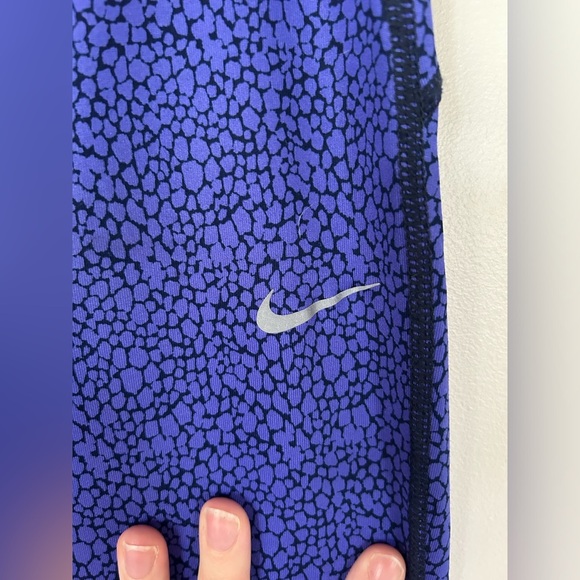 Cropped Nike Dri-Fit Leggings - Picture 3 of 9